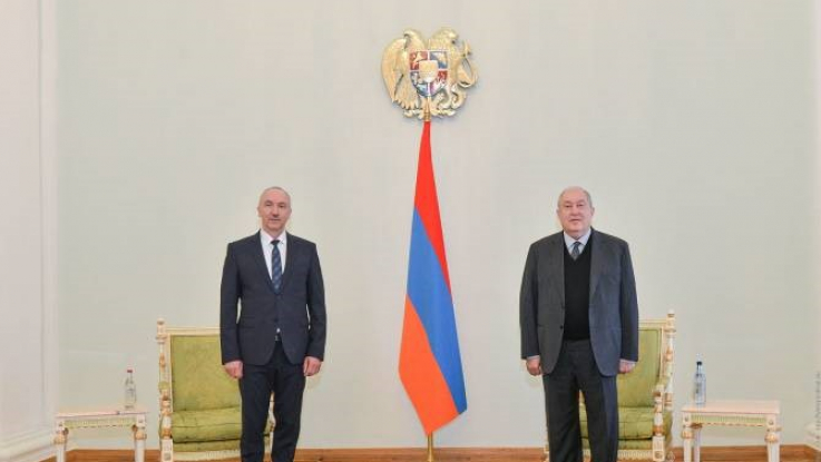 Արմեն Սարգսյանն ընդունել է Հայաստանում Բելառուսի դեսպանին