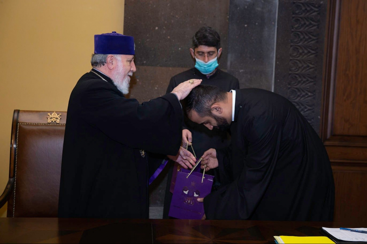Ամենայն Հայոց Կաթողիկոսն ընդունել է նորաօծ քահանաներին