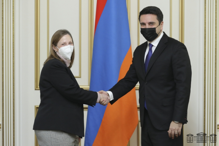Ալեն Սիմոնյանը և Լին Թրեյսին քննարկել են հայ-ամերիկյան փոխգործակցության օրակարգային թեմաներ