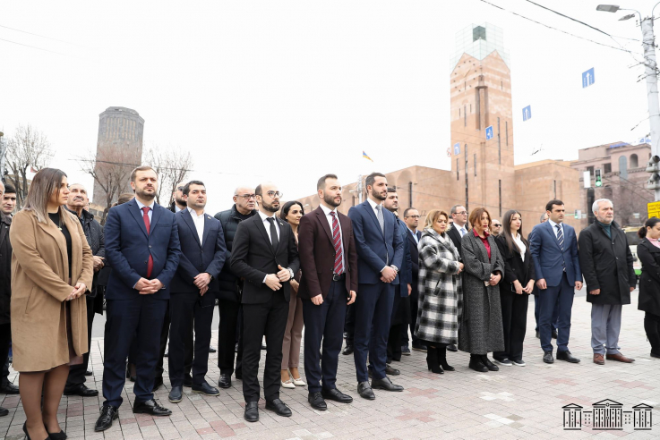 «Քաղաքացիական պայմանագիր» խմբակցության պատգամավորները հարգանքի տուրք են մատուցել մարտի 1-ի զոհերի հիշատակին