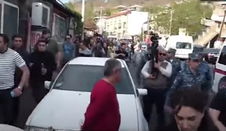 Պարզվել է քաղաքական ընդդիմության քայլերթի ժամանակ խուլիգանություն կատարած անձանցից մեկի ինքնությունը. ՔԿ