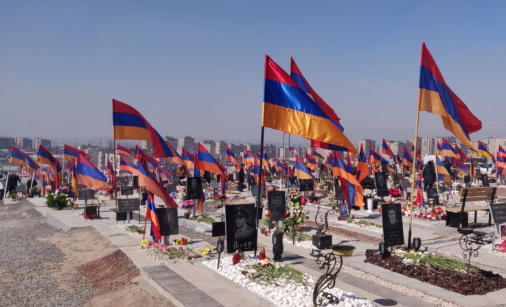 «Եռաբլուր»-ում գողացել են 44-օրյա պատերազմում զոհված եղբոր շիրիմին այցելության եկած քրոջ դրամապանակը