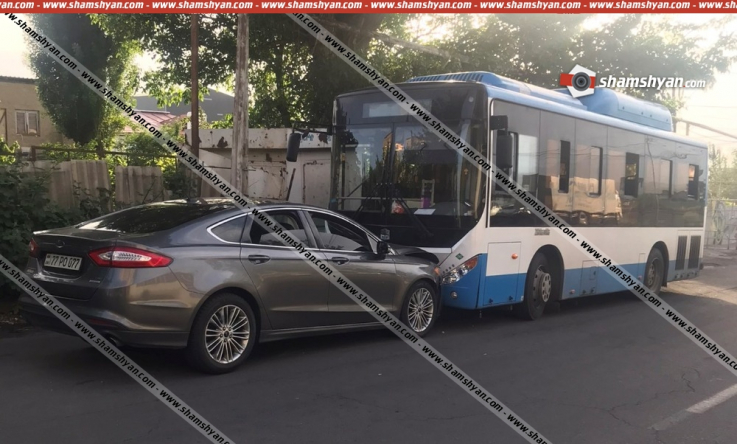 Երևանում ճակատ ճակատի բախվել են ավտոբուսն ու Ford-ը, կա վիրավոր