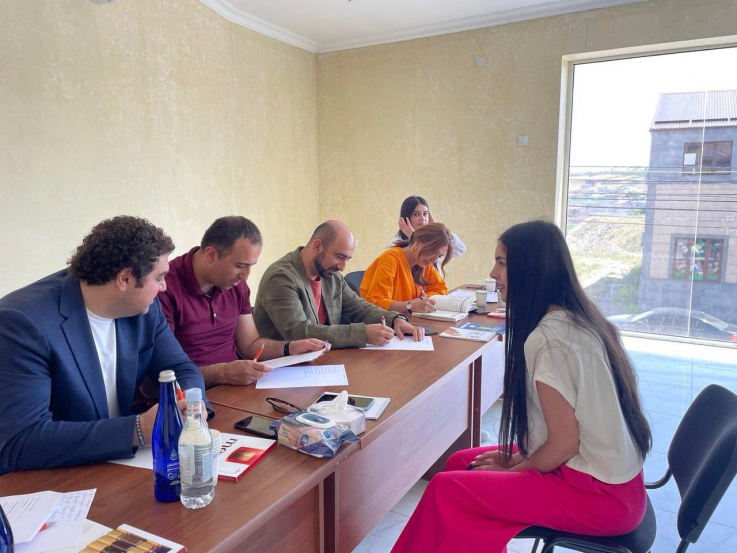 Արսեն Թորոսյանը Ավանի ՔՊ գրասենյակում հարցազրույցներ է ունեցել կուսակցության դիմումատուների հետ