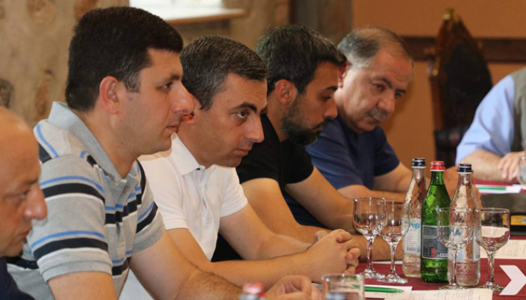 Փրկիչների անհույս փորձերը շարունակվում են.«Դիմադրություն» շարժման ներկայացուցիչներն այցելել են Արցախ