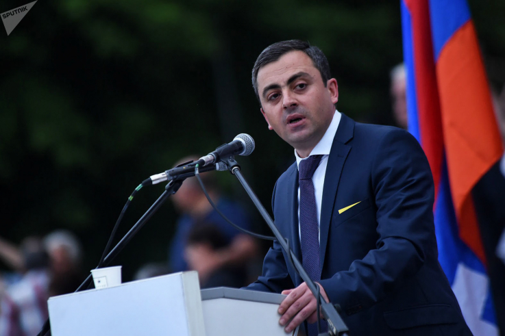 Իշխան Սաղաթելյանը ամիսներ շարունակ չի ներկայացել աշխատանքի, իսկ ցուցարարները ԱԺ-ի տեղը հիշեցին միայն այն ժամանակ, երբ Իշխան Սաղաթելյանի պաշտոնազրկման հարցը բարձրացվեց