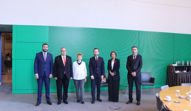 Հայաստան-Գերմանիա բարեկամական խմբի անդամները Բունդեսթագի փոխնախագահին են ներկայացրել տարածաշրջանային զարգացումները