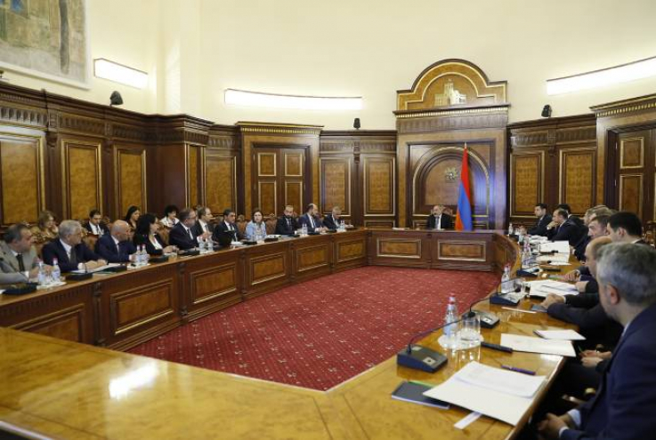 Վարչապետի գլխավորությամբ քննարկվել է 2023 թ. պետբյուջեի նախագծի մակրոտնտեսական, հարկաբյուջետային և ծախսային շրջանակը