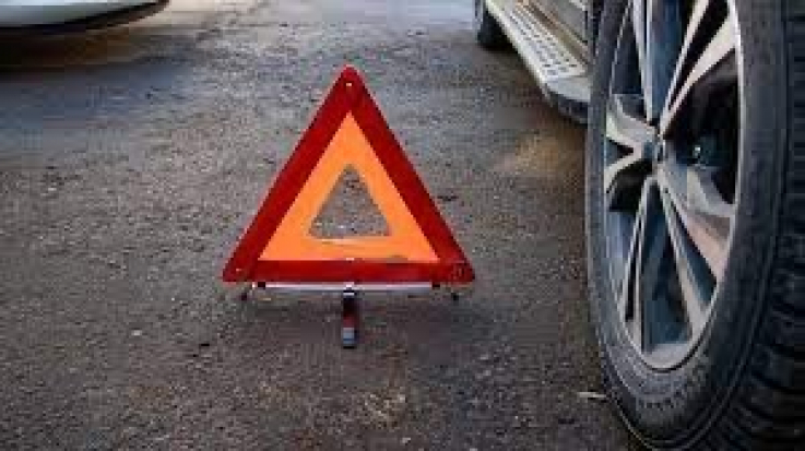 Երևան-Սևան  ճանապարհին ավտոմեքենան դուրս է եկել ճանապարհի երթևեկելի հատվածից և բախվել ծառին