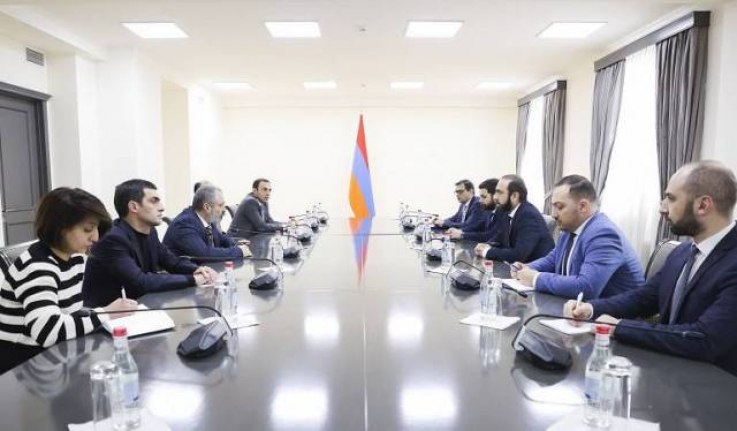 Արարատ Միրզոյանը և Արցախի պատվիրակությունը քննարկել են Լաչինի միջանցքի արգելափակման հետևանքները