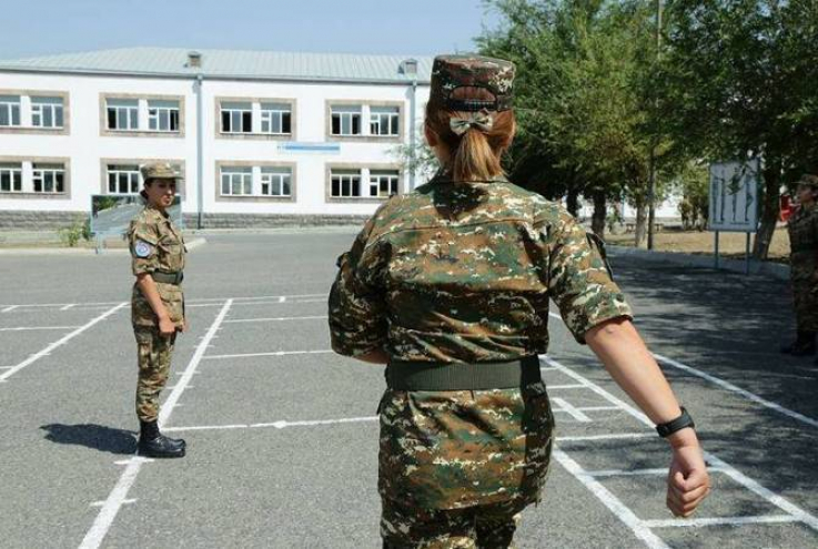 6-ամսյա զինվորական ծառայություն անցնել ցանկացող կանայք կծառայեն ուսումնական ստորաբաժանումներում. փոխնախարար