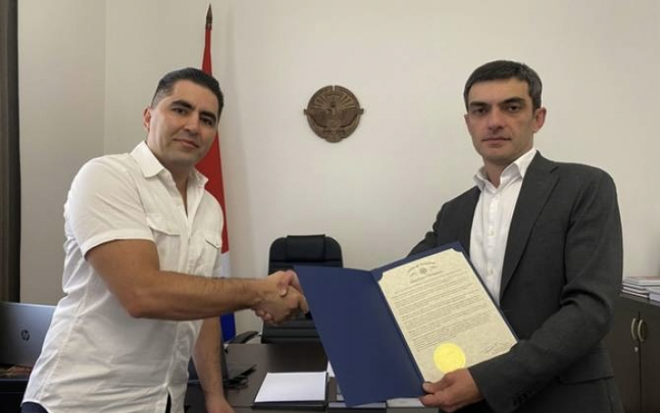 Արցախի ԱԳ նախարարին է փոխանցվել Արիզոնայի ներկայացուցիչների պալատի ընդունած Արցախի ինքնորոշման իրավունքը սատարող հրովարտակը