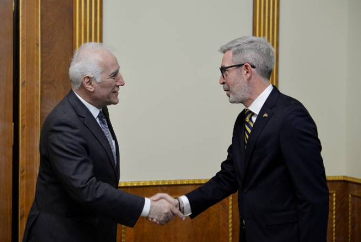 ՀՀ նախագահը Շվեդիայի դեսպանին մանրամասներ է ներկայացրել ղարաբաղյան հիմնախնդրի պատմության և բովանդակության վերաբերյալ