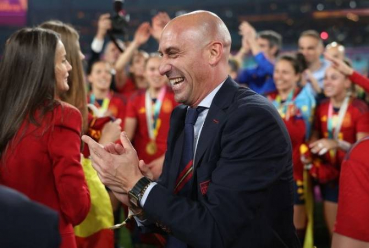 ՖԻՖԱ-ն պաշտոնանկ է արել իսպանական ֆուտբոլի ղեկավարին՝ աշխարհի առաջնության ժամանակ ֆուտբոլիստուհուն համբուրելու համար