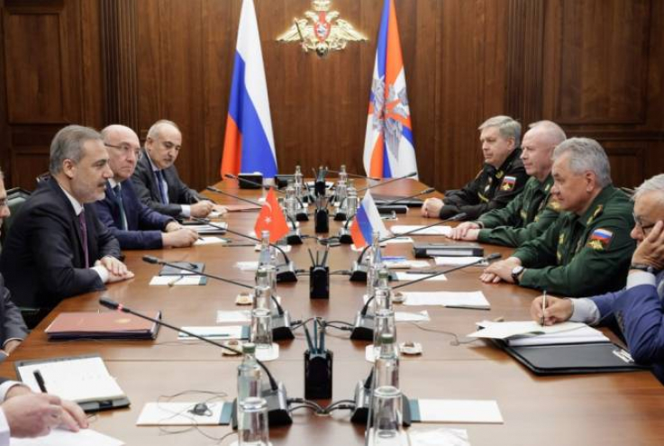 Շոյգուն ընդունել է Թուրքիայի արտգործնախարարին