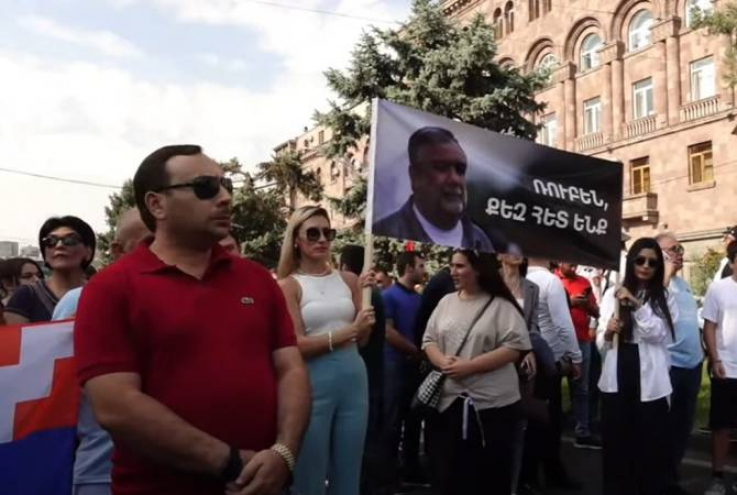 Երևանում Ռուբեն Վարդանյանի և մյուս բոլոր գերիների վերադարձի պահանջով երթ է մեկնարկել