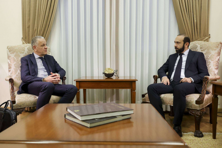 Արարատ Միրզոյանը հանդիպել է ՀՀ-ում ԵՄ դեսպան Վասիլիս Մարագոսի հետ