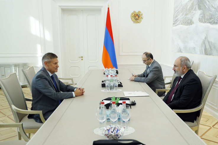Վարչապետը հրաժեշտի հանդիպում է ունեցել ՀՀ-ում Հունաստանի դեսպանի հետ