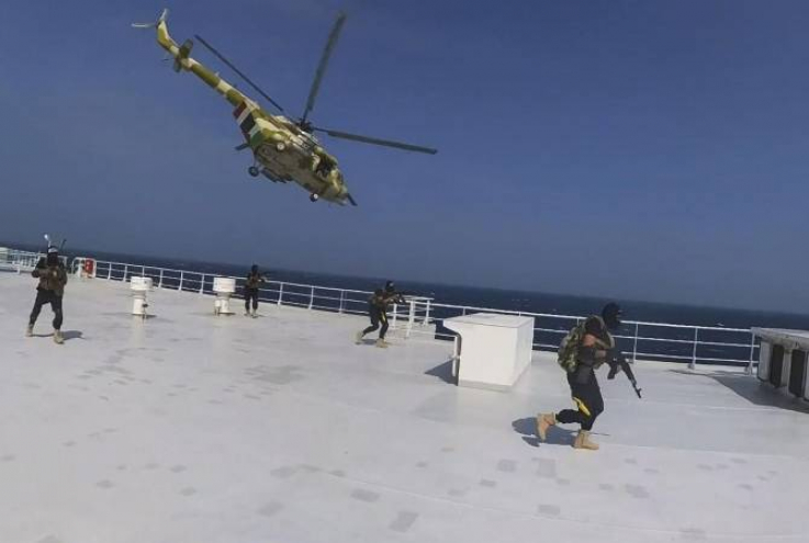 Մեծ Բրիտանիայի ռազմածովային ուժերը հայտնել են Եմենի ափերի մոտ երկու պայթյունի մասին