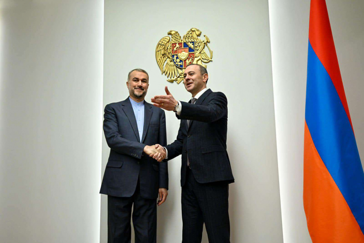 ԱԽ քարտուղարն Իրանի ԱԳ նախարարի հետ քննարկել է անվտանգային հարաբերություններին առնչվող հարցեր