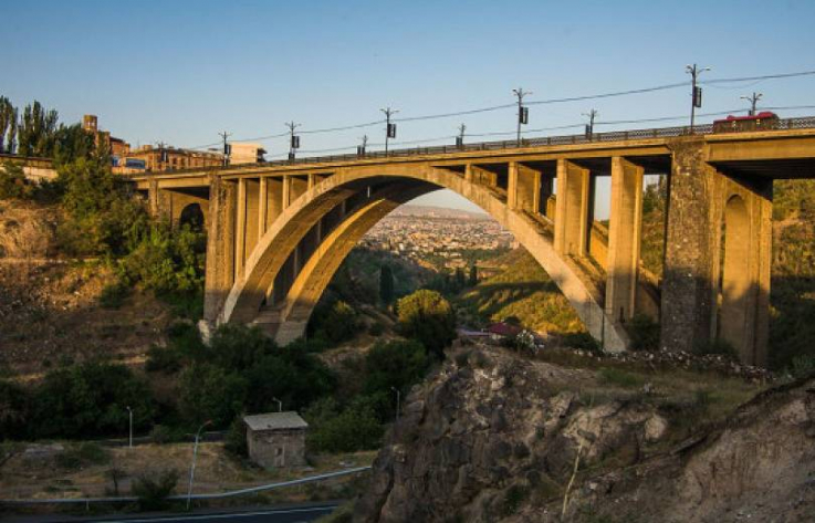 Քաղաքացին փորձել է ինքնասպանություն գործել՝ նետվելով Երևանի Կիևյան կամրջից