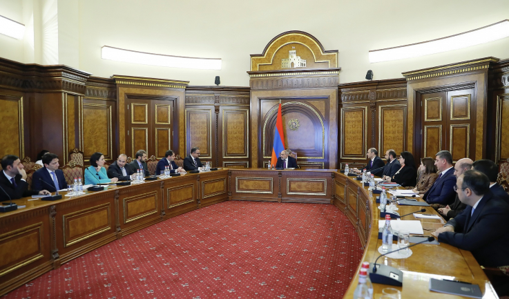 Փաշինյանի գլխավորությամբ տեղի է ունեցել խորհրդակցություն. քննարկվել են ԼՂ-ից բռնի տեղահանված անձանց խնդիրները