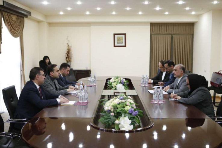 Երևանի քաղաքապետն ընդունել է Իրանի դեսպանին