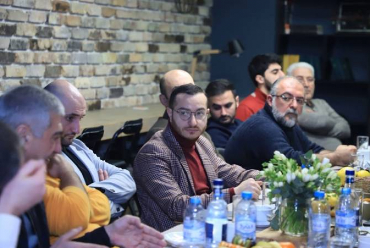 Խնդիրները բարդ են, բազմաշերտ ու շատ. ՀՀ ԲՏԱ նախարարը հանդիպել է հեռուստաընկերությունների ներկայացուցիչների հետ