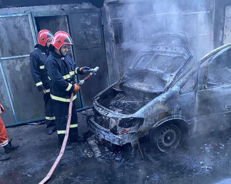 Պայթել է մեքենայի գազի բալոնը, վնասվել են հարակից շենքերի պատուհանները