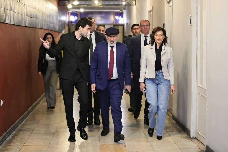 Փաշինյանը տիկնոջ հետ ներկա է գտնվել «...և նորից Գարուն» ներկայացմանը