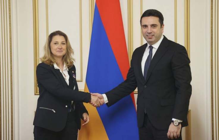 ՀՀ-ն կարևորում է ԵՄ դիտորդական առաքելության տեղակայումը Հայաստան-Ադրբեջան սահմանին․ Ալեն Սիմոնյանը՝ Անն-Լորանս Պետելին