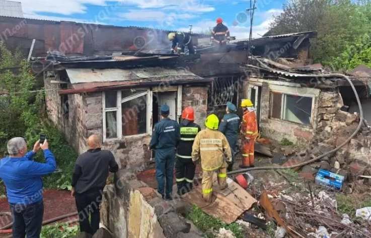 Գյումրու տներից մեկում բռնկված հրդեհը մարելուց հետո 3 և 5 տարեկան երեխաների դիեր են հայտնաբերվել
