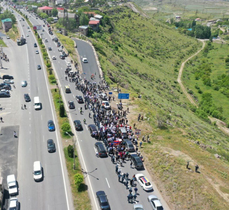Բագրատի գլխավորած երթը՝ այս պահին