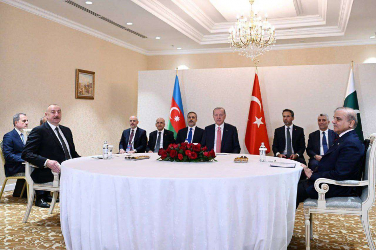 Աստանայում կայացել է Էրդողանի, Ալիևի և Շարիֆի հանդիպումը 