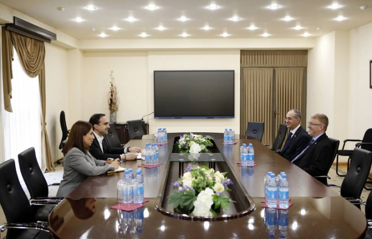 Տիգրան Ավինյանն ընդունել է ՀՀ-ում Կանադայի դեսպանին