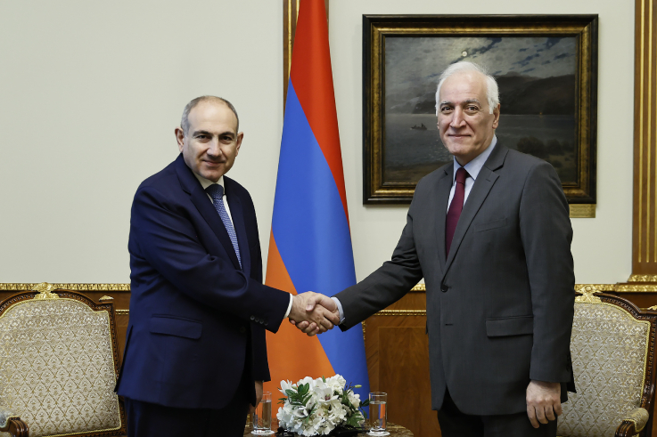 Նիկոլ Փաշինյանը շնորհավորել է Վահագն Խաչատուրյանին ծննդյան օրվա առիթով
