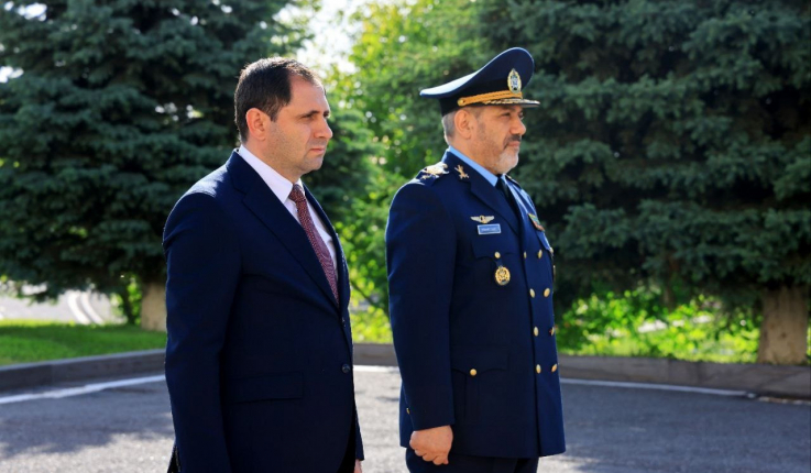 Սուրեն Պապիկյանն ընդունել է պաշտոնական այցով ՀՀ ժամանած ԻԻՀ պաշտպանության և զինված ուժերի աջակցման նախարարին