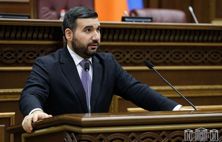 Ուզում ես սահմանդ հսկի ՀՀ ԱԱԾ ծառայո՞ղը, թե կանգնած լինի ռուսական ФСБ-ն և դնի Արարատի նկարով պեչատ. Ալեքսանյան