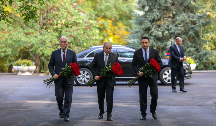 Վարչապետը հարգանքի տուրք է մատուցել հոկտեմբերի 27-ի ոճրագործության զոհերի հիշատակին