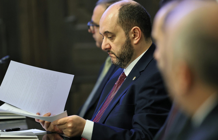 Հայաստանն ադրբեջանական կողմի հետ ինտենսիվ շփվում է բոլոր հարցերի շուրջ. տեմպը, որ կա, վատը չէ. Հարությունյան