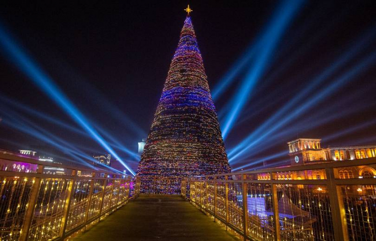 Հայտնի է, թե երբ կմիացվեն Հայաստանի գլխավոր տոնածառի լույսերը