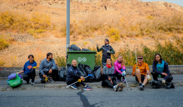 Green Green նախաձեռնության ակցիայի մասնակիցները Հրազդանի կիրճից հավաքել են շուրջ 150 պարկ աղբ