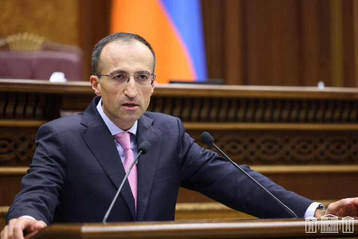 Պայթեց հերթական փուչիկը. Շնորհավոր սիրելի վաղարշապատցիներ. Արսեն Թորոսյան