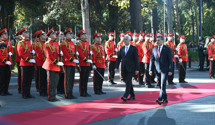Կայացել է Թբիլիսի ժամանած նախագահ Վահագն Խաչատուրյանի դիմավորման պաշտոնական արարողությունը