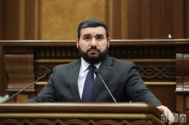 Այն, որ Արշակը դեռ վեղար է կրում, արդեն իսկ բավարար խայտառակություն է մեր եկեղեցու համար. Ալեքսանյան