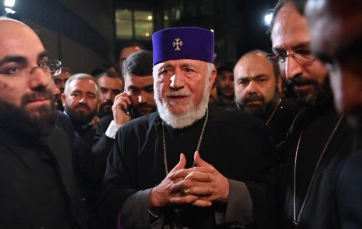 Կտրիճը հերթական թատրոնն է բեմադրելու