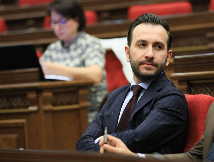 200 միլիոն դոլարի թալանը ե՞րբ ես վերադարձնելու, Ռոբերտ Քոչարյան. Հայկ Կոնջորյան