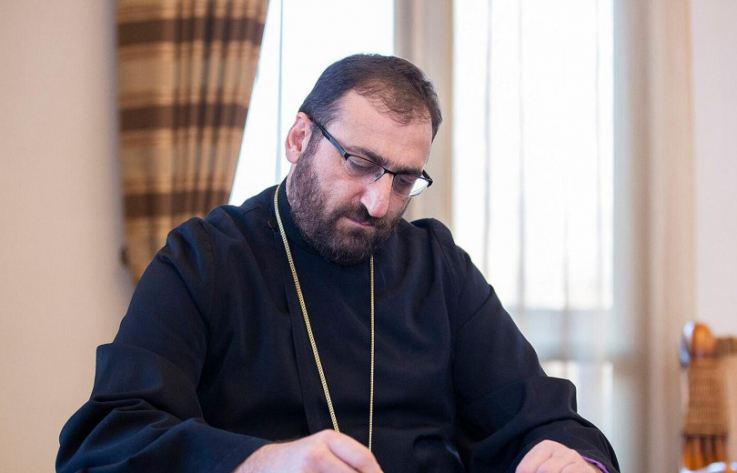 Խուզարկություններ են կատարվել Արշակ Խաչատրյանի քեռու և քեռու դստեր բնակարաններում