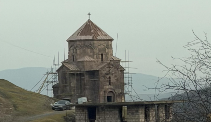 Վերանորոգվող Ոսկեպարի եկեղեցու գմբեթի խաչը տեղադվել է