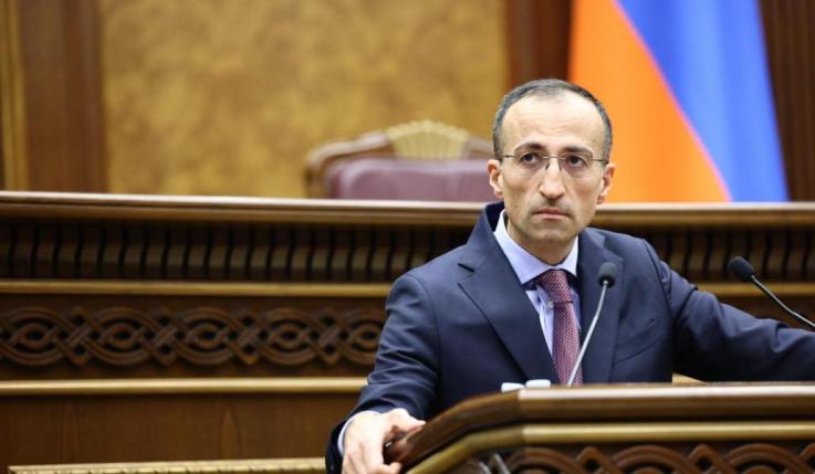 Ստի ոտքը կարճ է. 1 Կենսաթոշակային տարիք. Արսեն Թորոսյան